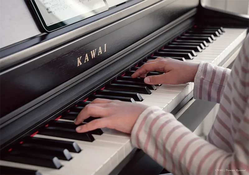 Close-up tuts piano digital Kawai CN201 dengan tekstur tuts menyerupai ivory - Allegro piano