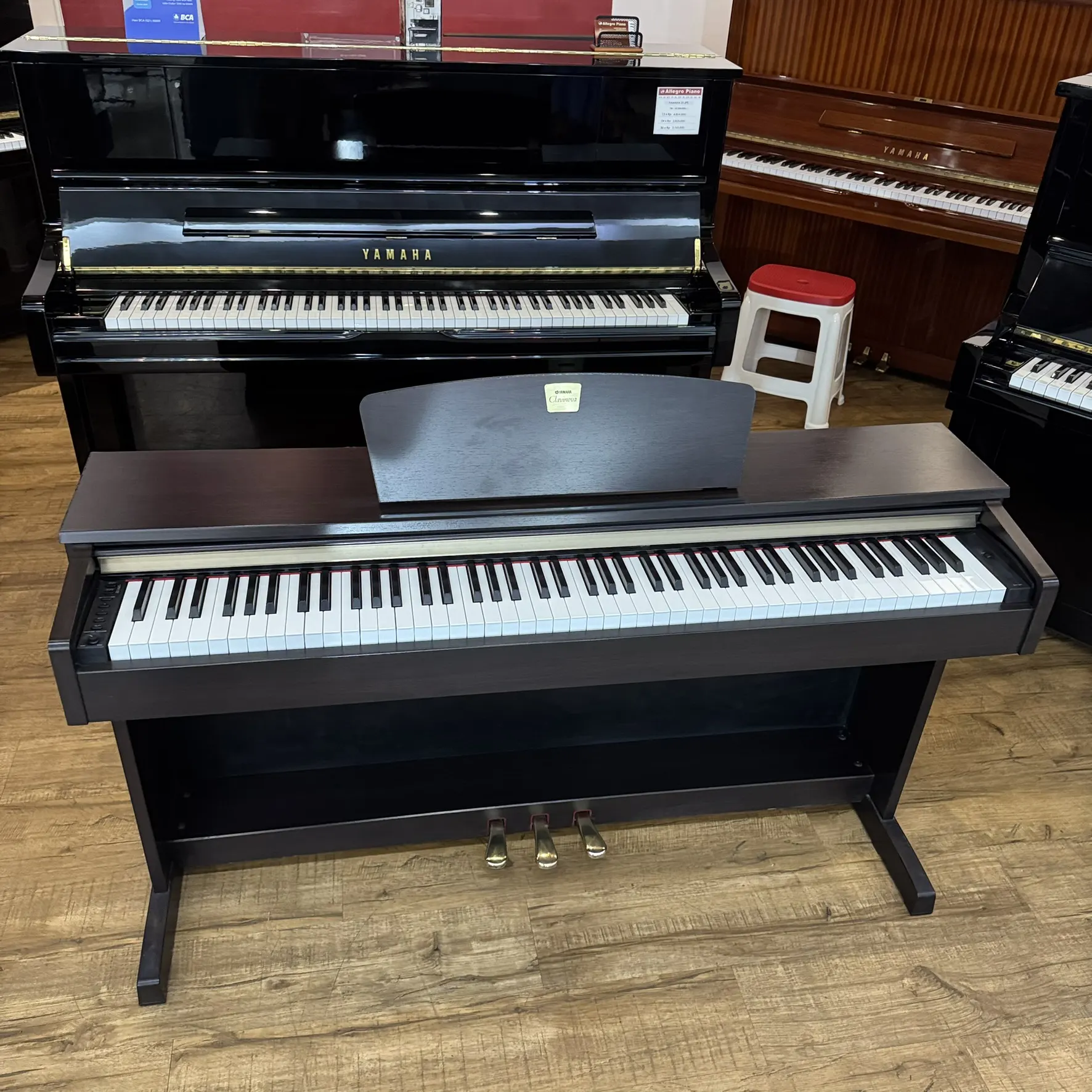 Digital piano Yamaha Clavinova CLP-120 dengan kabinet kayu dan 88 tuts weighted - Allegro piano