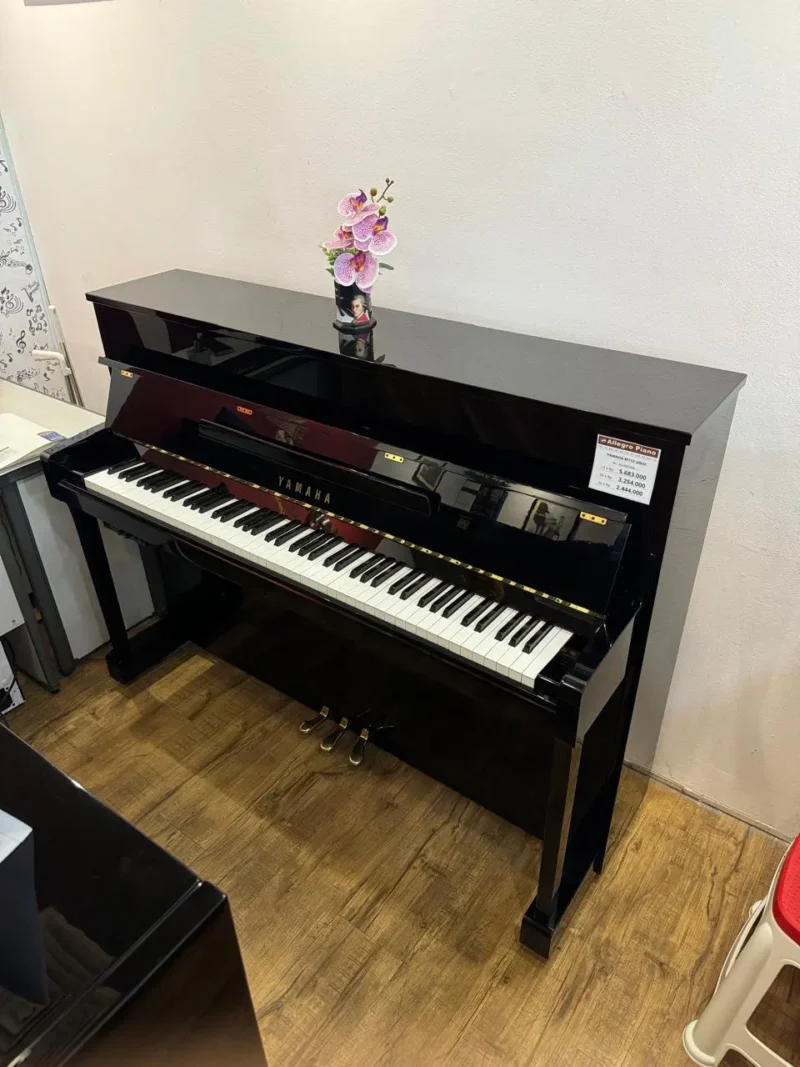 Yamaha M112T silent-Allegro Piano