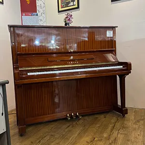 Piano upright Yamaha U3G finishing walnut kondisi mulus di Allegro Piano