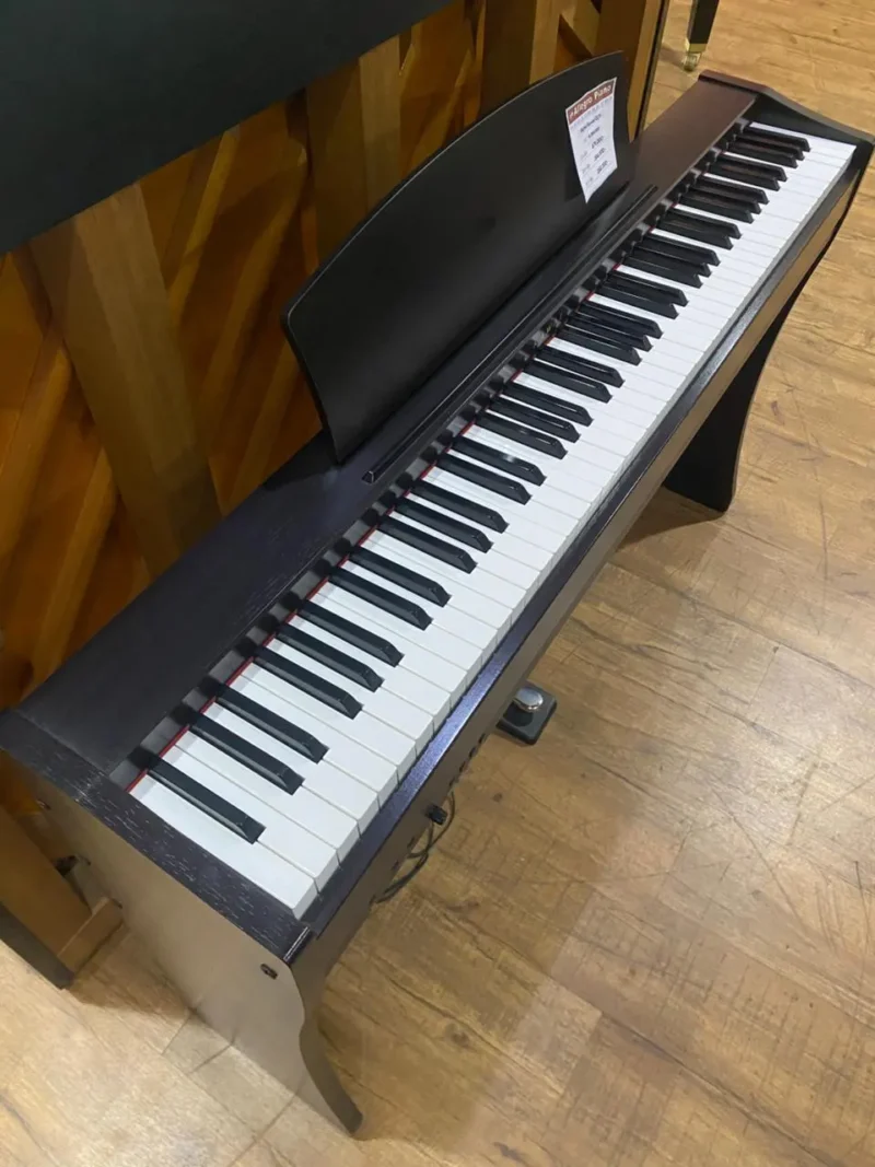 Piano Digital Kawai CL26 dengan desain slim elegan dan keyboard hammer action realistis di Showroom Allegro Piano