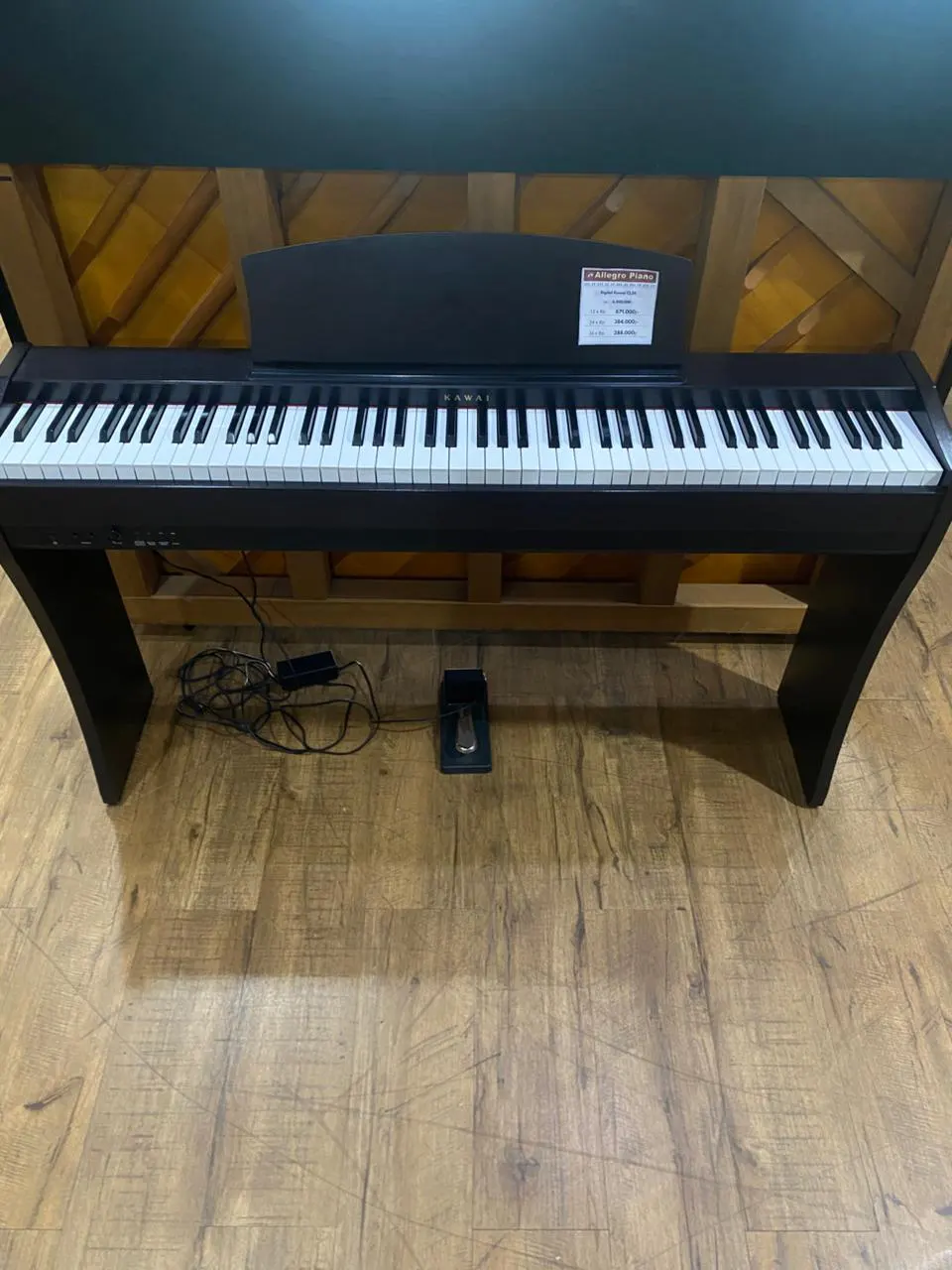 Piano Digital Kawai CL26 dengan desain slim elegan dan keyboard hammer action realistis di Showroom Allegro Piano