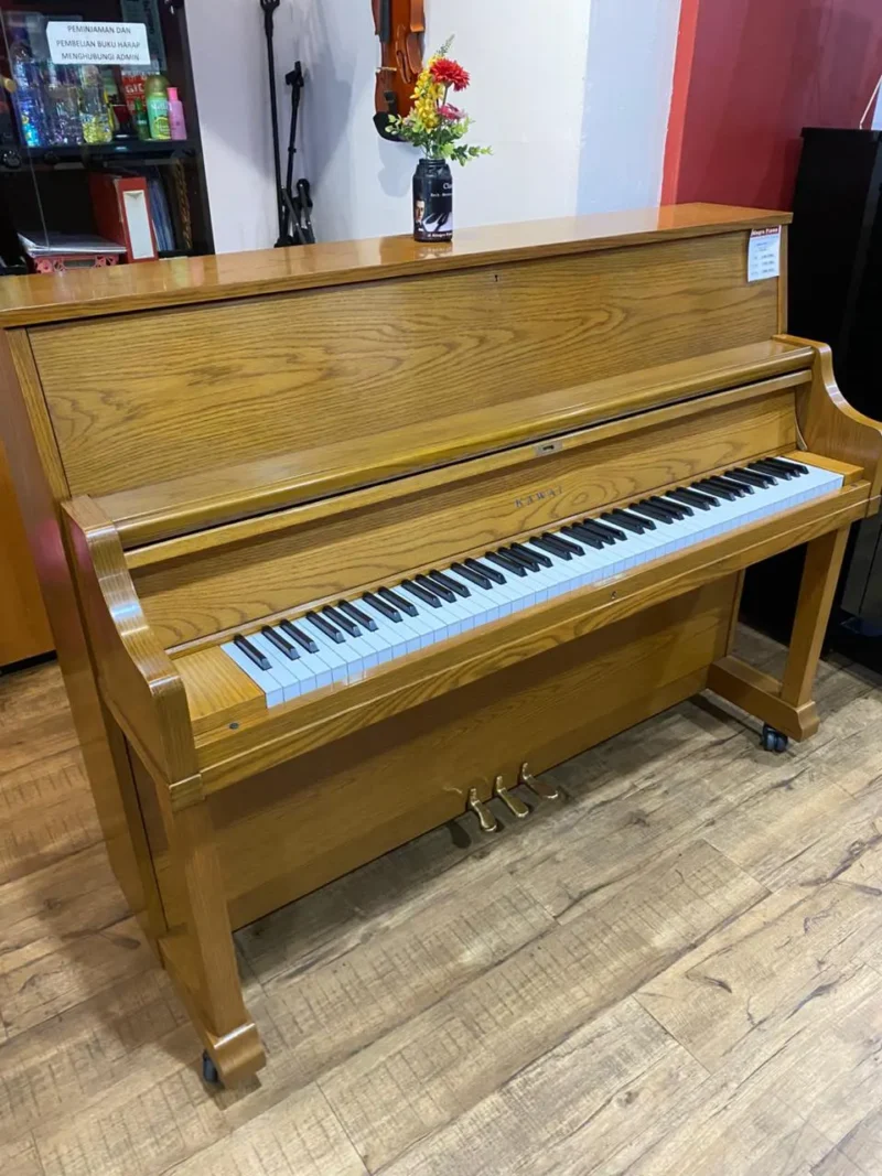 Piano upright Kawai UST8 warna hitam dengan desain studio klasik dan kualitas Jepang di Showroom Allegro Piano