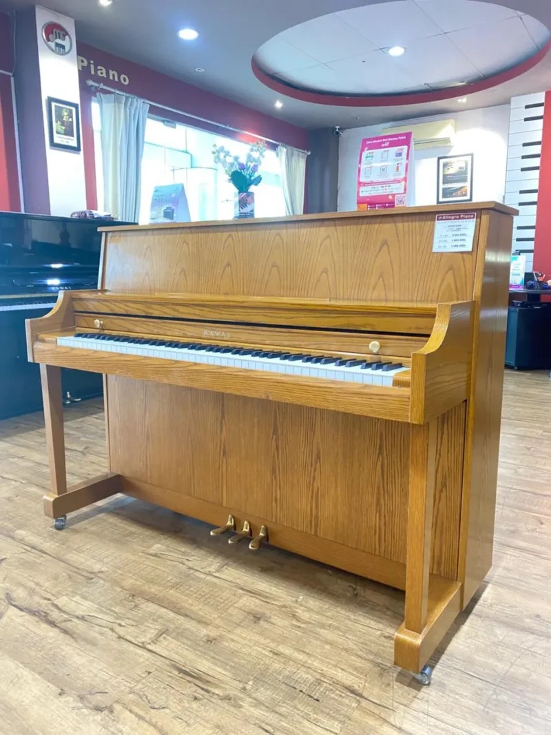 Piano Upright Kawai 506N institutional warna ebony di showroom Allegro Piano