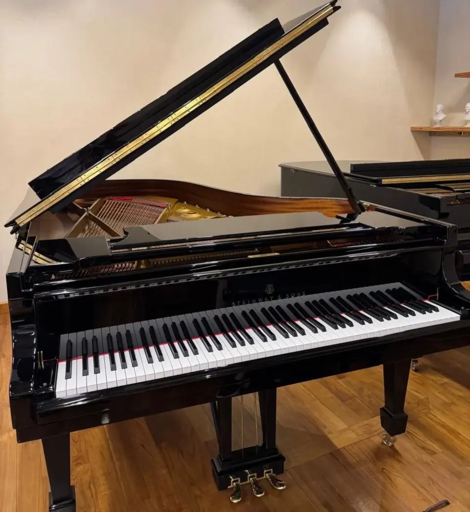 Piano grand Steinway & Sons Model B 2022 warna hitam glossy dengan desain elegan dan ukuran semi concert grand | Allegro Piano