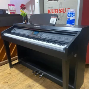 Piano Digital Yamaha Clavinova CVP 601 warna polished ebony di showroom Allegro Piano