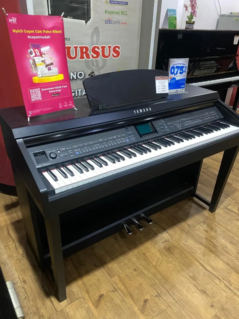 Piano Digital Yamaha Clavinova CVP 601 warna polished ebony di showroom Allegro Piano